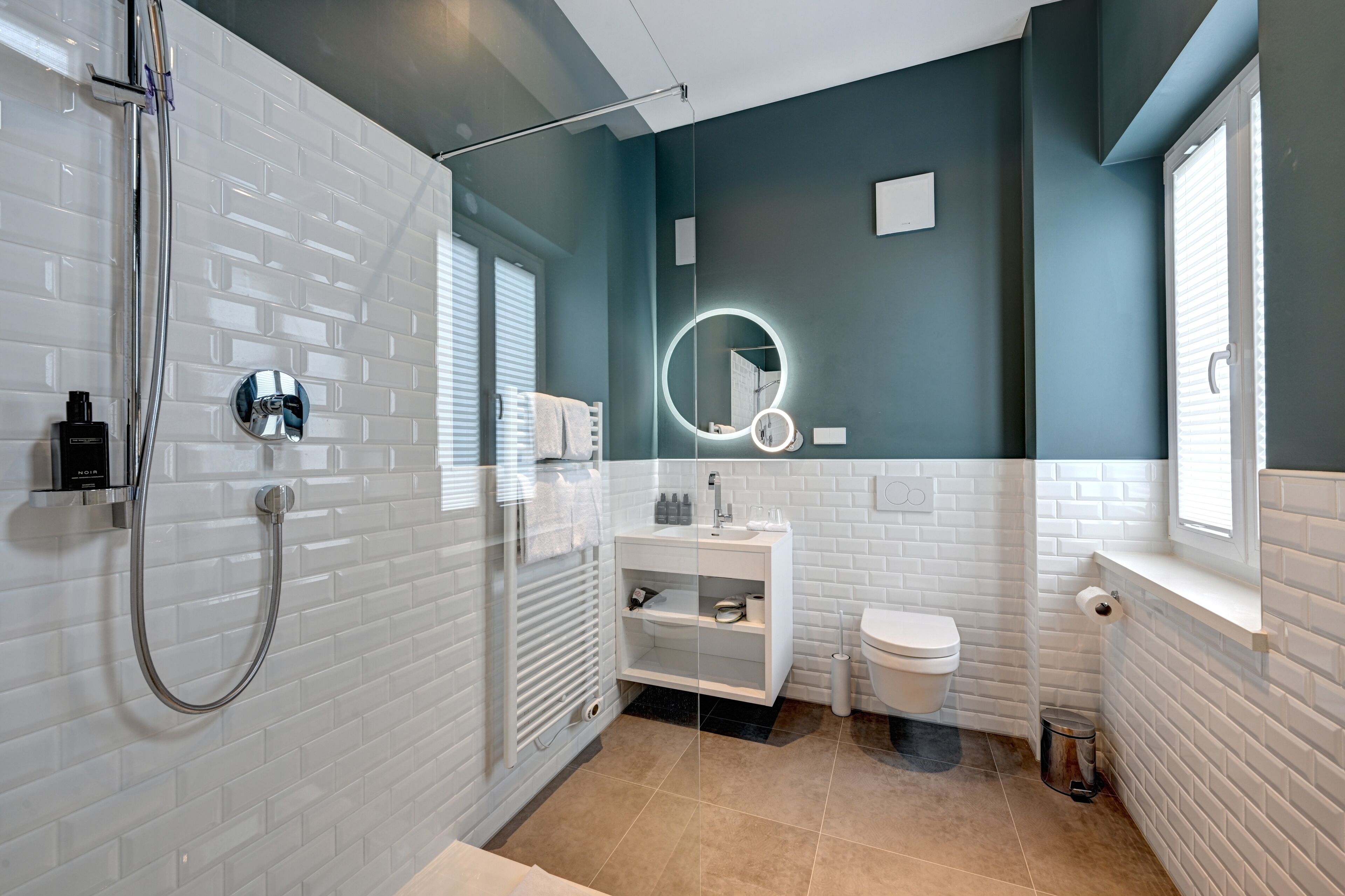 classic double room | bathroom | free toiletries, hair dryer, bathrobes, slippers