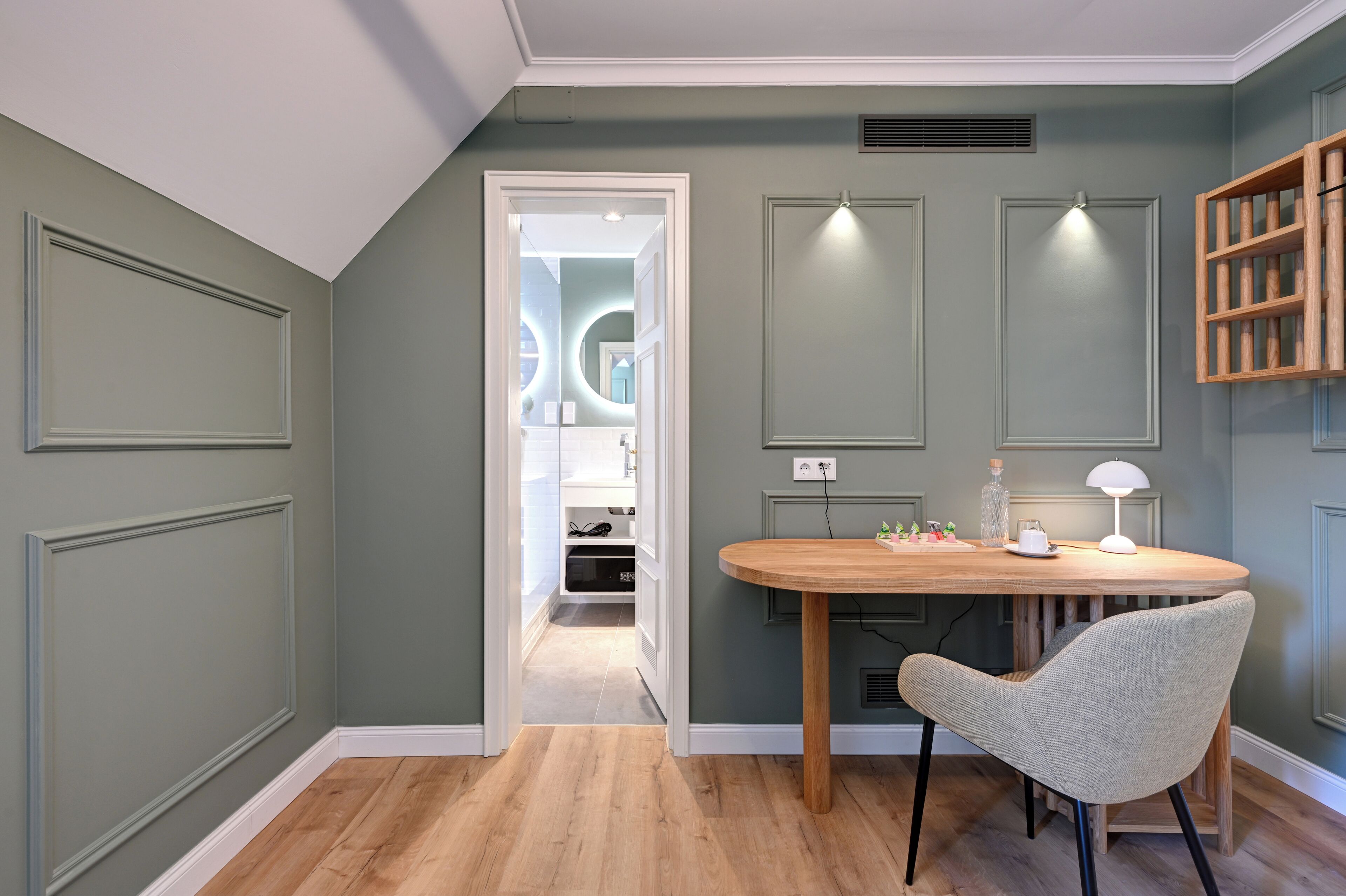 1 bedroom, hypo-allergenic bedding, in-room safe, desk