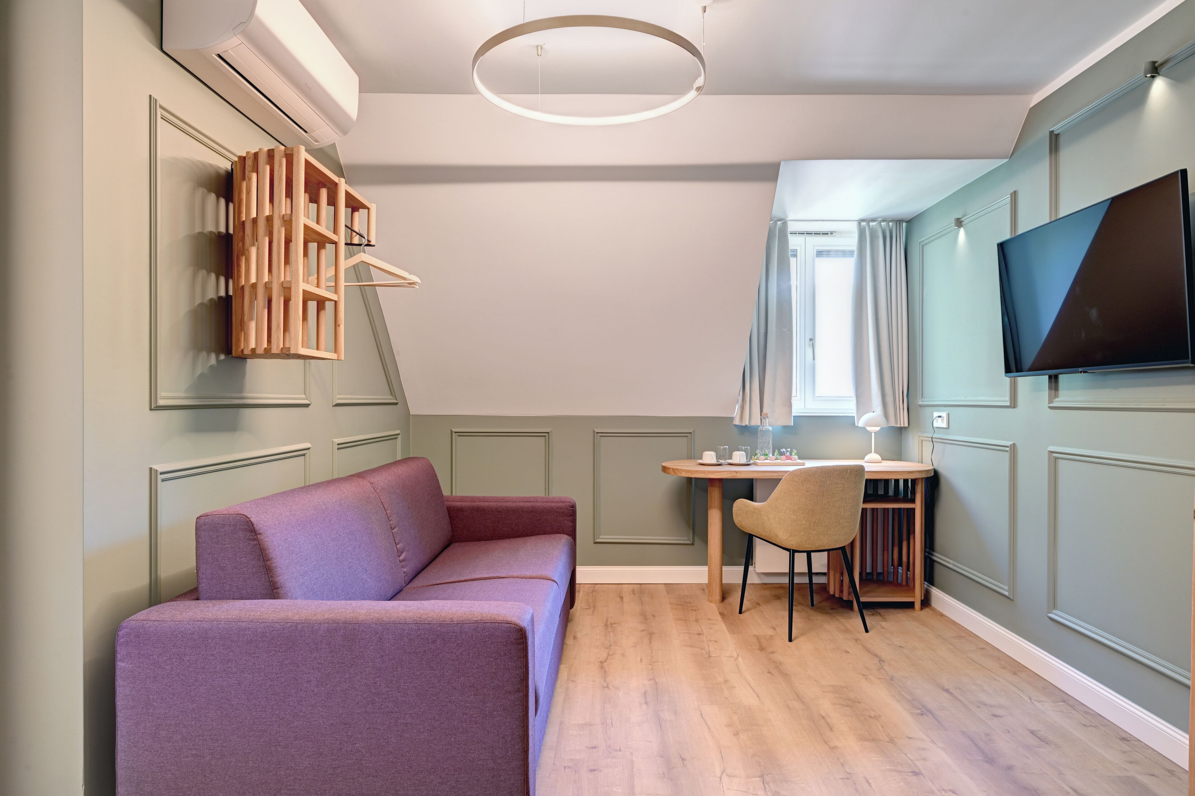 1 bedroom, hypo-allergenic bedding, in-room safe, desk