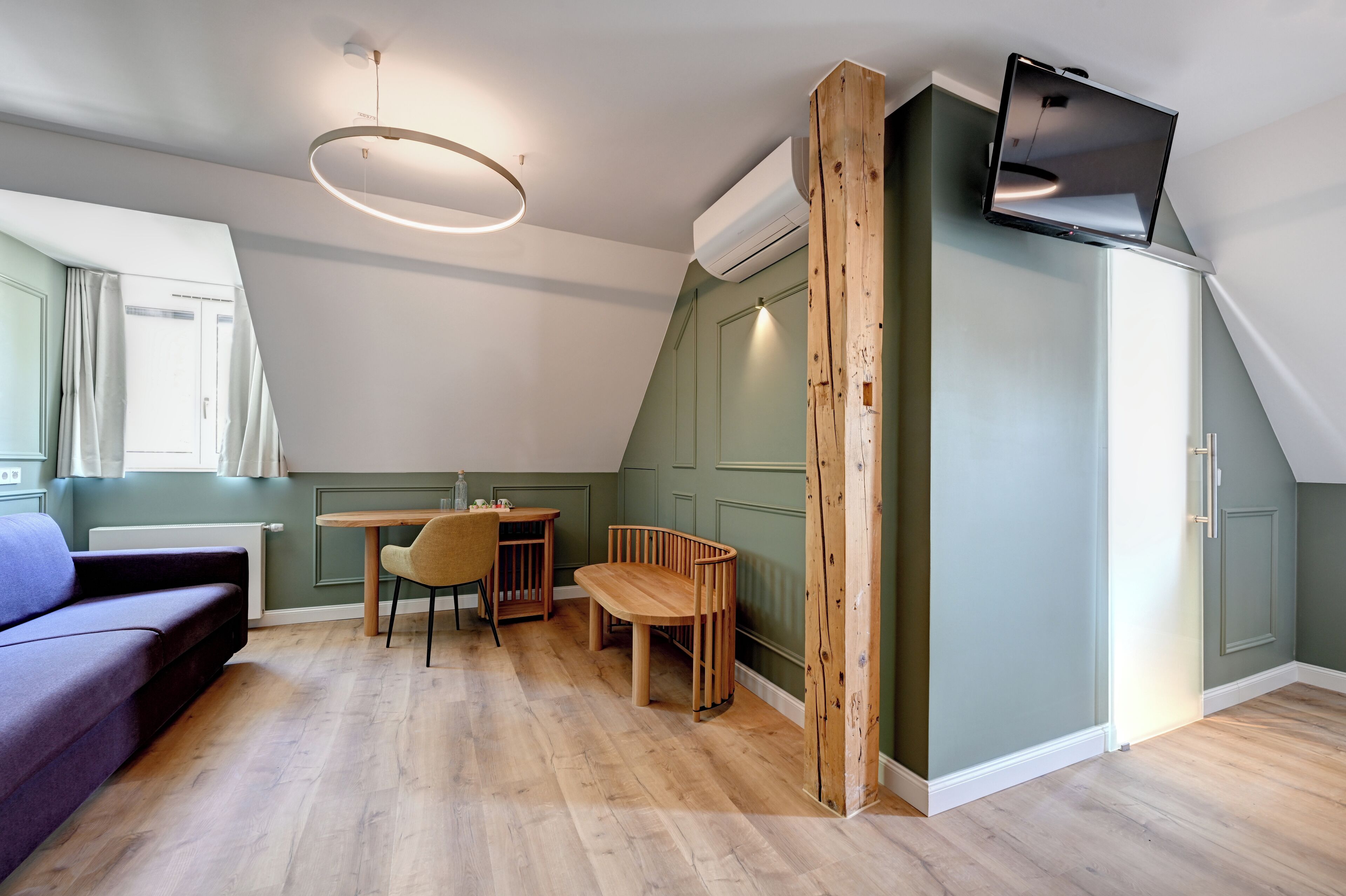 1 bedroom, hypo-allergenic bedding, in-room safe, desk