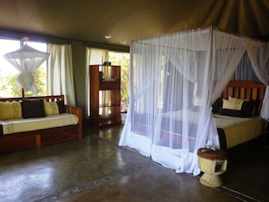 Cots/infant beds, rollaway beds, free WiFi - Blue Zebra Island Lodge (Salima)