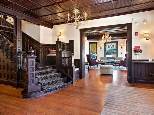 Sparrow Grove Manor