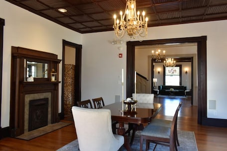 Restaurantes. Sparrow Grove Manor