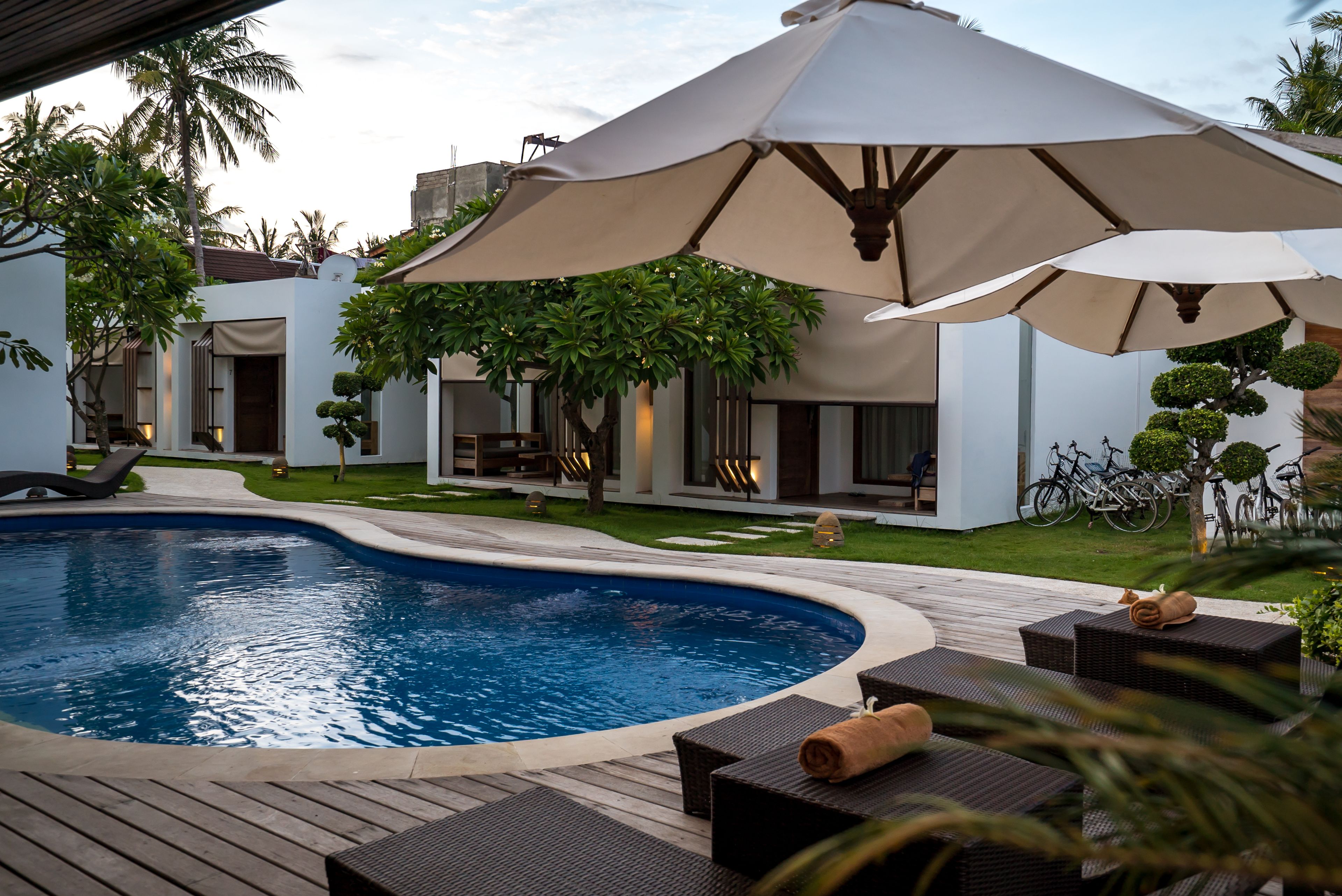 Außenpool, geöffnet von 07:30 Uhr bis 19:00 Uhr, Liegestühle