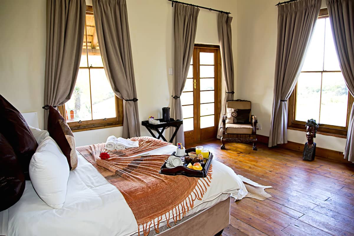 Main Lodge - Queen Room