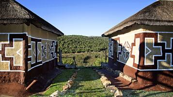 Addo Mud Hut | Terrace/patio