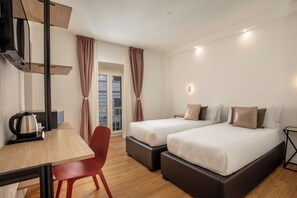 Deluxe Double Room | Down comforters, in-room safe, desk, laptop workspace - Hotel Ciao (Rome)