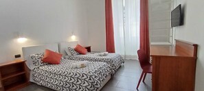 Double Room, Shared Bathroom | Down duvets, in-room safe, desk, laptop workspace - Hotel Ciao (Rome)