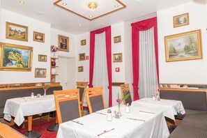 Dining - Hotel Bayernland (Munich)