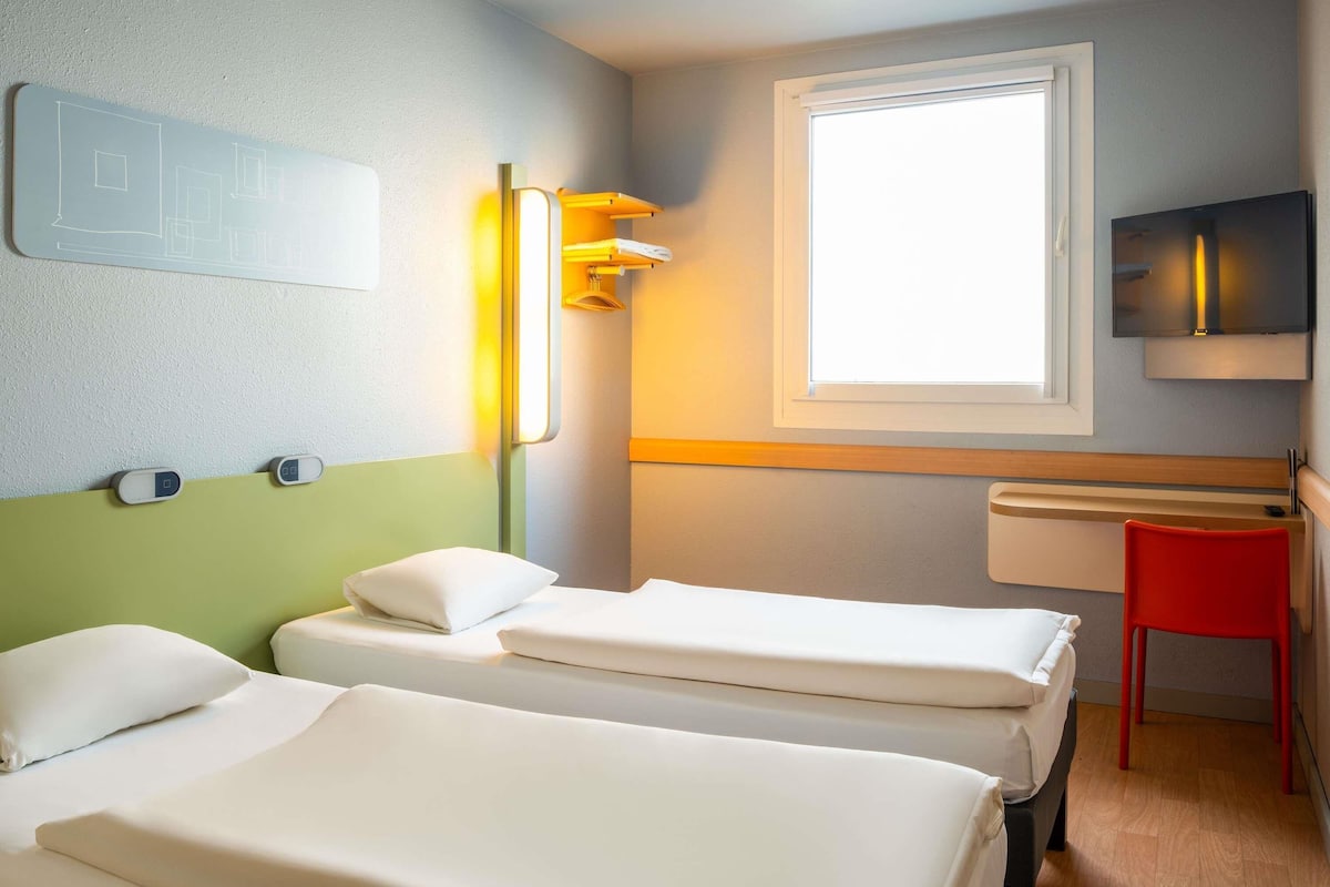 Schreibtisch, schallisolierte Zimmer, kostenloses WLAN