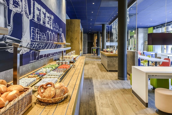 Daily continental breakfast for a fee