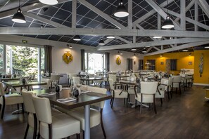 Lunch and dinner served, French cuisine - Le Relais de Sassenage (Sassenage)