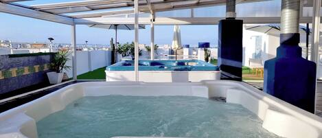 Bain à remous extérieur