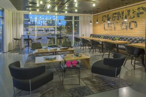 Lobby sitting area - MOXY Milan Malpensa Airport (Somma Lombardo)
