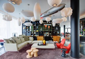Sala de estar en el lobby