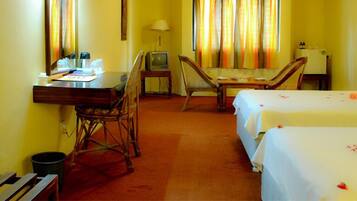 Standard Room | Minibar, in-room safe, cribs/infant beds, rollaway beds