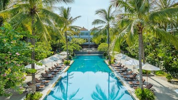 Outdoor pool, pool umbrellas