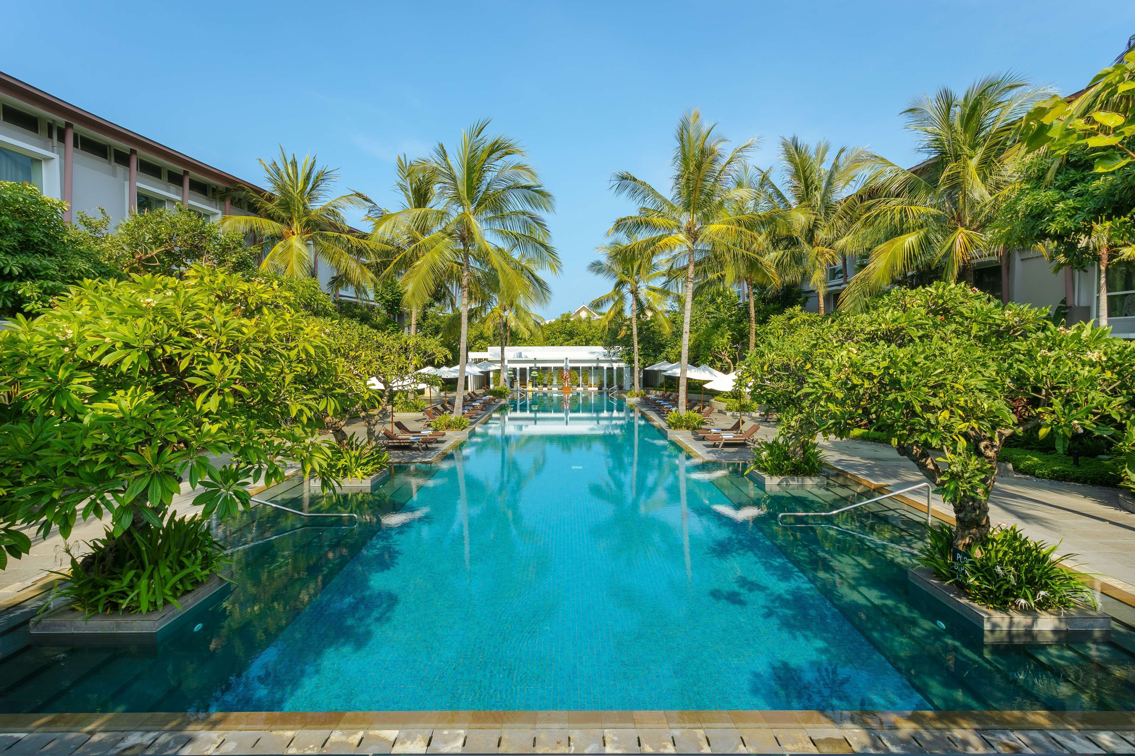 outdoor pool, pool umbrellas