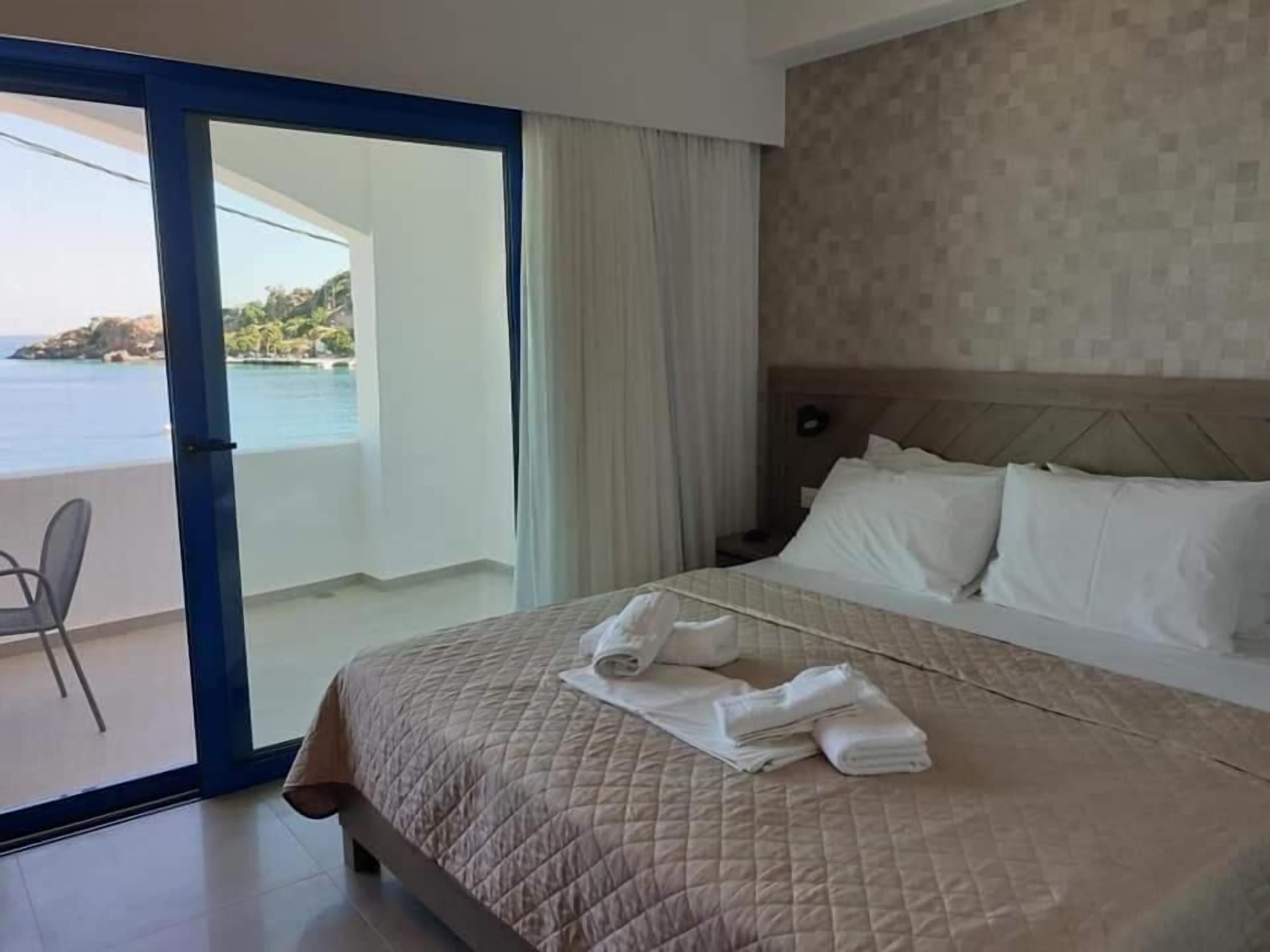 Desk, free cots/infant beds, free WiFi, bed sheets