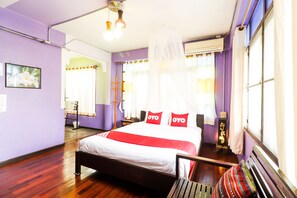 华丽双人房 | 办公桌、免费 WiFi、床单