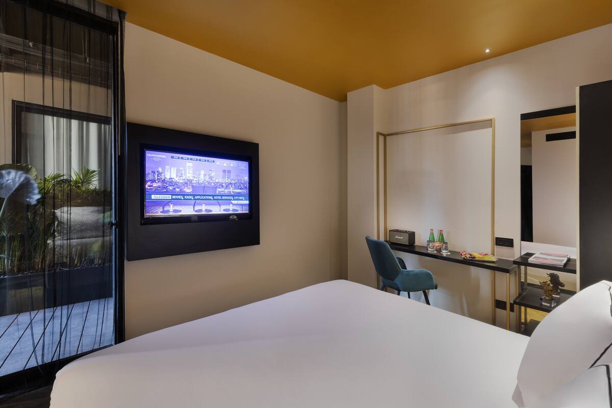 Urban | Egyptian cotton sheets, premium bedding, minibar, in-room safe