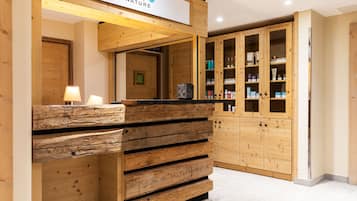 Turkkilainen sauna, vartalohoitoja, kasvohoitoja
