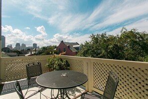 Terrace/patio - Lafitte Hotel & Bar (New Orleans)