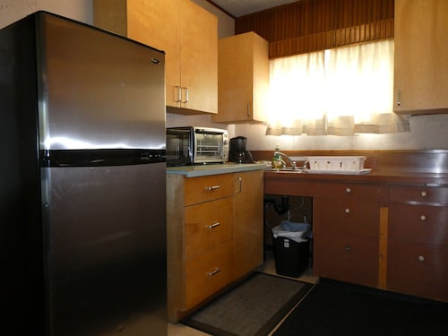 Airport Inn Motel & RV Park