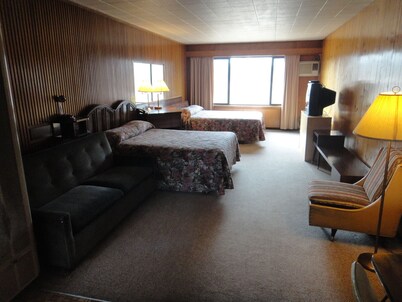 Airport Inn Motel & RV Park