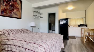 One Bed Kitchenette | Desk, blackout curtains, iron/ironing board, free WiFi