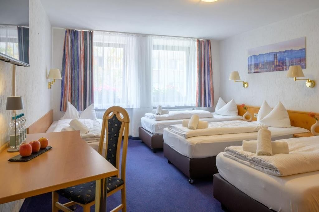 Minibar, Zimmersafe, Bügeleisen/Bügelbrett, kostenloses WLAN