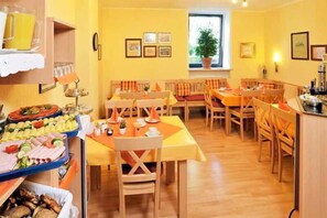 Restaurant - Hotel Margit (Munich)