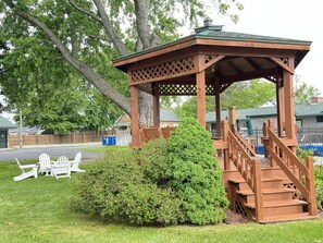 Gazebo - Viking Arms Inn (Ludington)