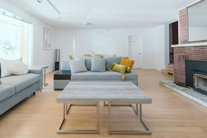 Luxury Apartment, 3 Bedrooms, Lake View, Lakeside | Living area | 32-inch flat-screen TV with cable channels, TV