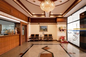 Reception - L.A.Tower Hotel (Bangkok)