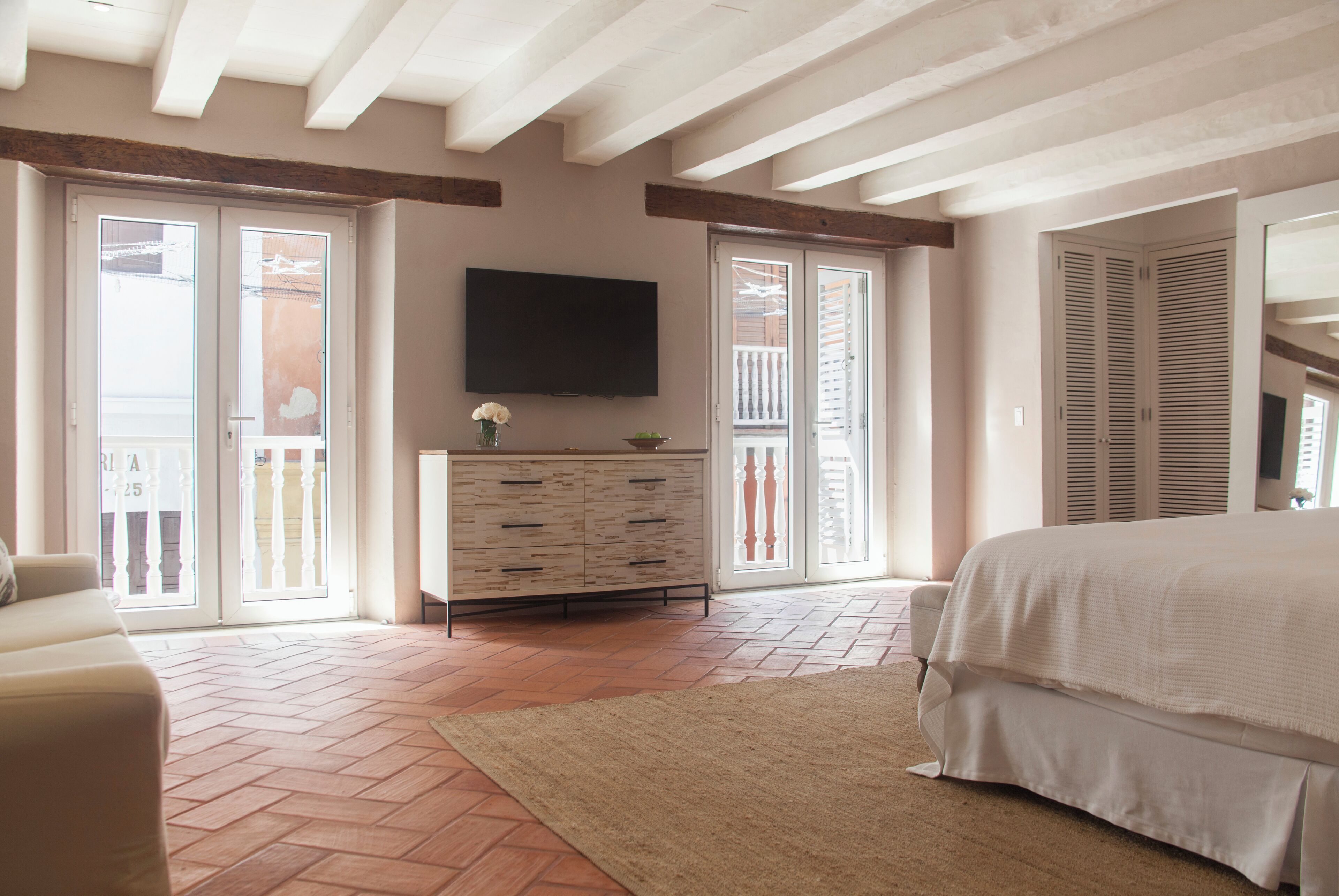 suite | premium bedding, minibar, in-room safe, blackout curtains