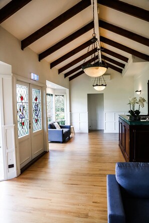 Interior detail - Elizabethan Lodge (Blackburn North)