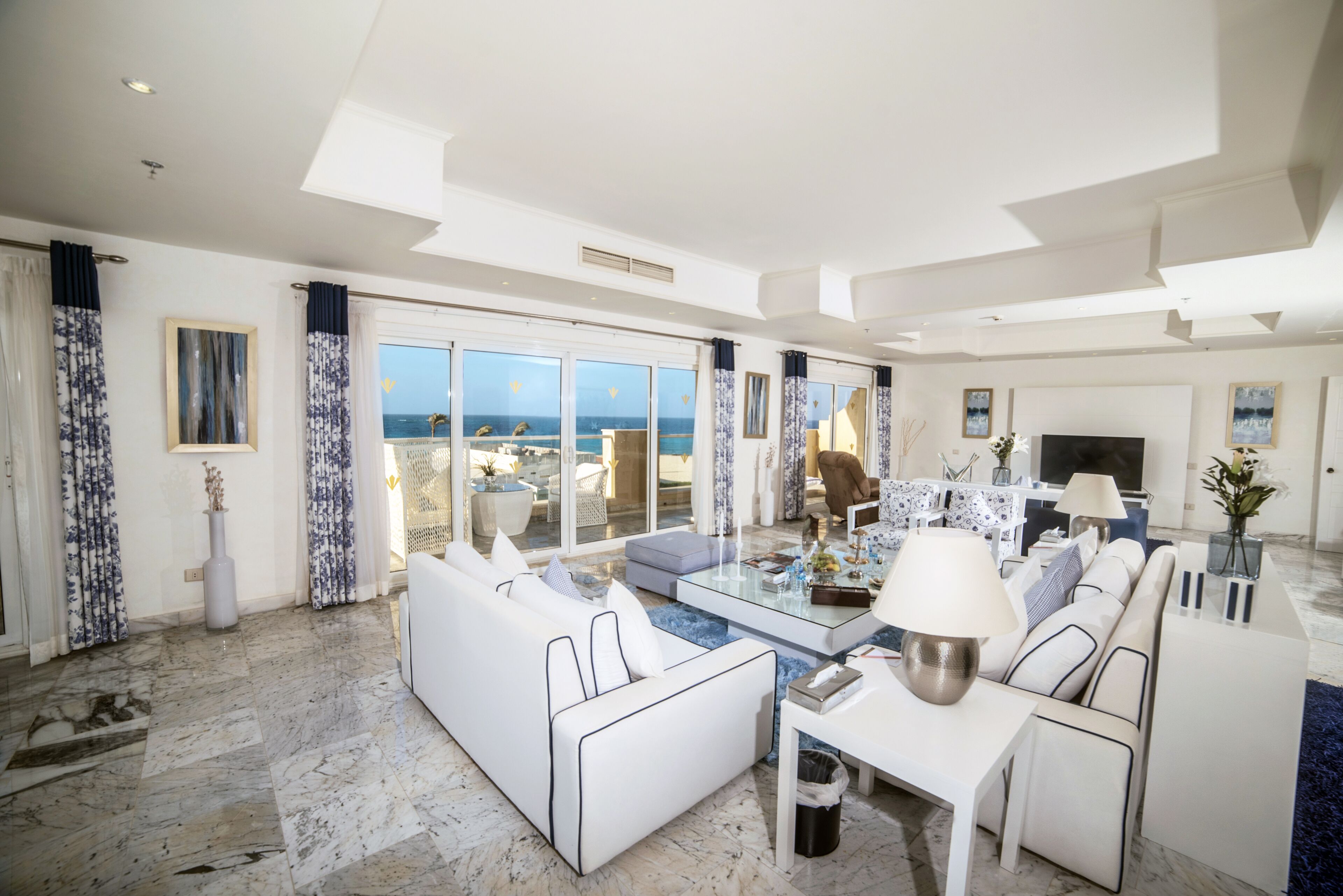 presidential suite, 1 king bed | minibar, in-room safe, desk