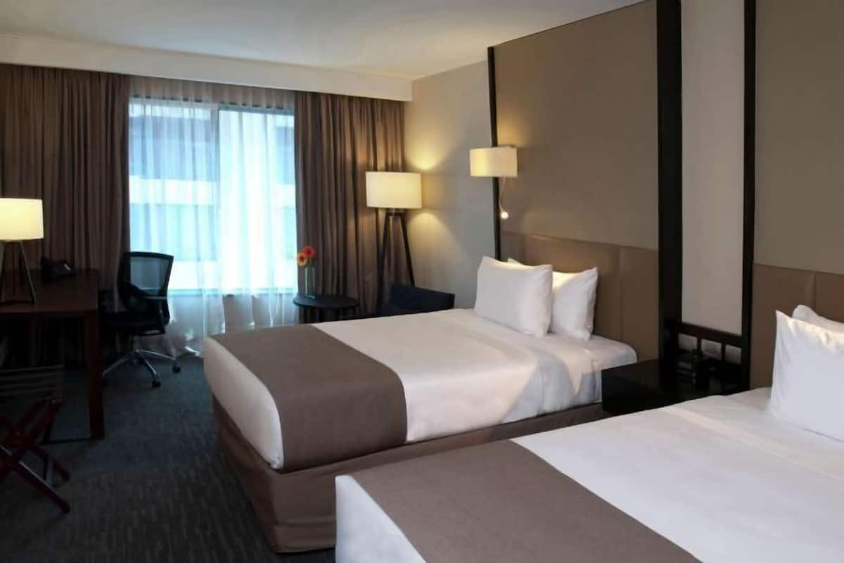 Caja de seguridad en la habitación y sistema de insonorización