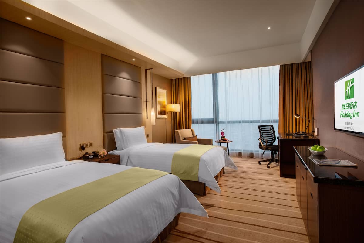1 Schlafzimmer, hochwertige Bettwaren, Daunenbettdecken, Minibar