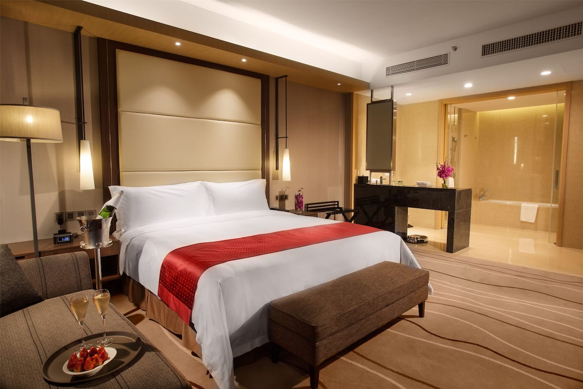 1 Schlafzimmer, hochwertige Bettwaren, Daunenbettdecken, Minibar