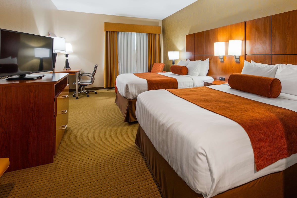Desk, iron/ironing board, free WiFi, bed sheets