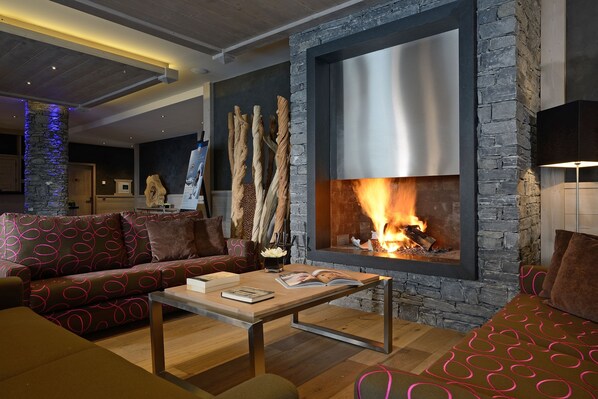Fireplace -  CGH Résidence boutique Le Lodge Hemera (Montvalezan)