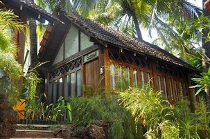 Banana Republic non smoking wooden chalet | Minibar, in-room safe, individually decorated, individually furnished