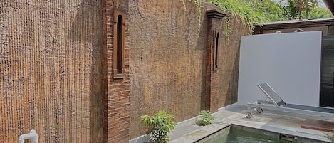 Utomhuspool
