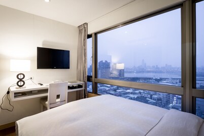 We Meet Taipei Hotel