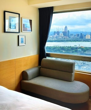 River View Twin Room | Desk, iron/ironing board, free WiFi