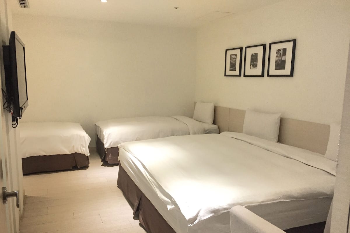 Family Quadruple Room, No Windows