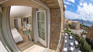 Literie de qualité supérieure, minibar, coffres-forts dans les chambres