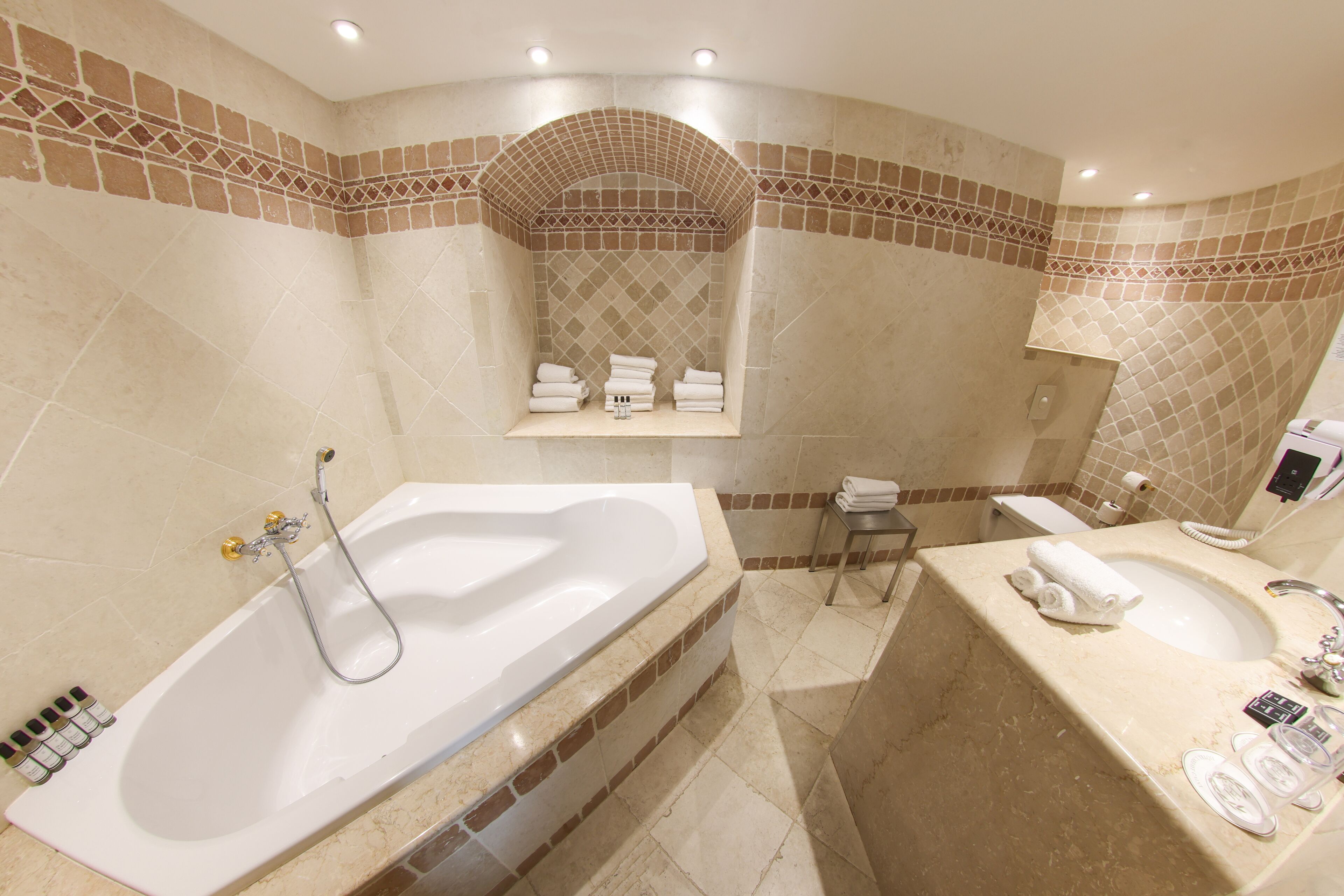 suite abbaye | bathroom | designer toiletries, hair dryer, bathrobes, slippers